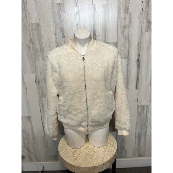 Iris White fuzzy zip up - Picture 2 of 5